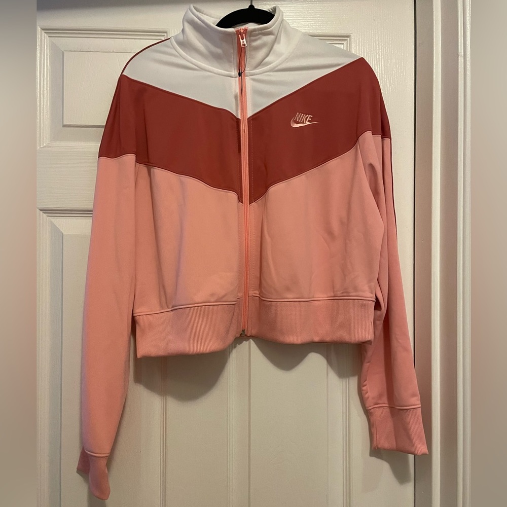 NWT Nike zips up jacket size XL